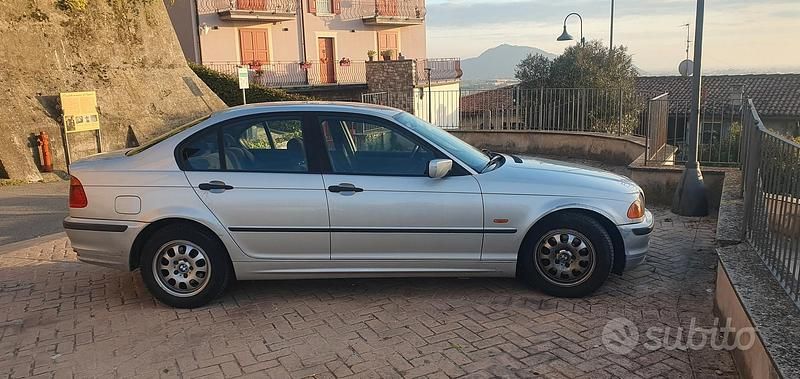 Grigio Usata 1999 BMW 320 Tre volumi | 1200 € (Buon prezzo) - Immagine 1/4
