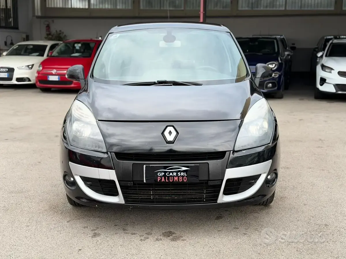 Käytetty Renault Scenic E-Tech Dynamique 110 HP (80 kW) 2012 Musta Tila-auto