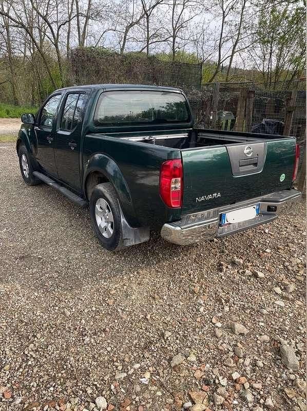 Usata Nissan Navara XE 174 CV (127 kW) 2006 Verde Pick-up
