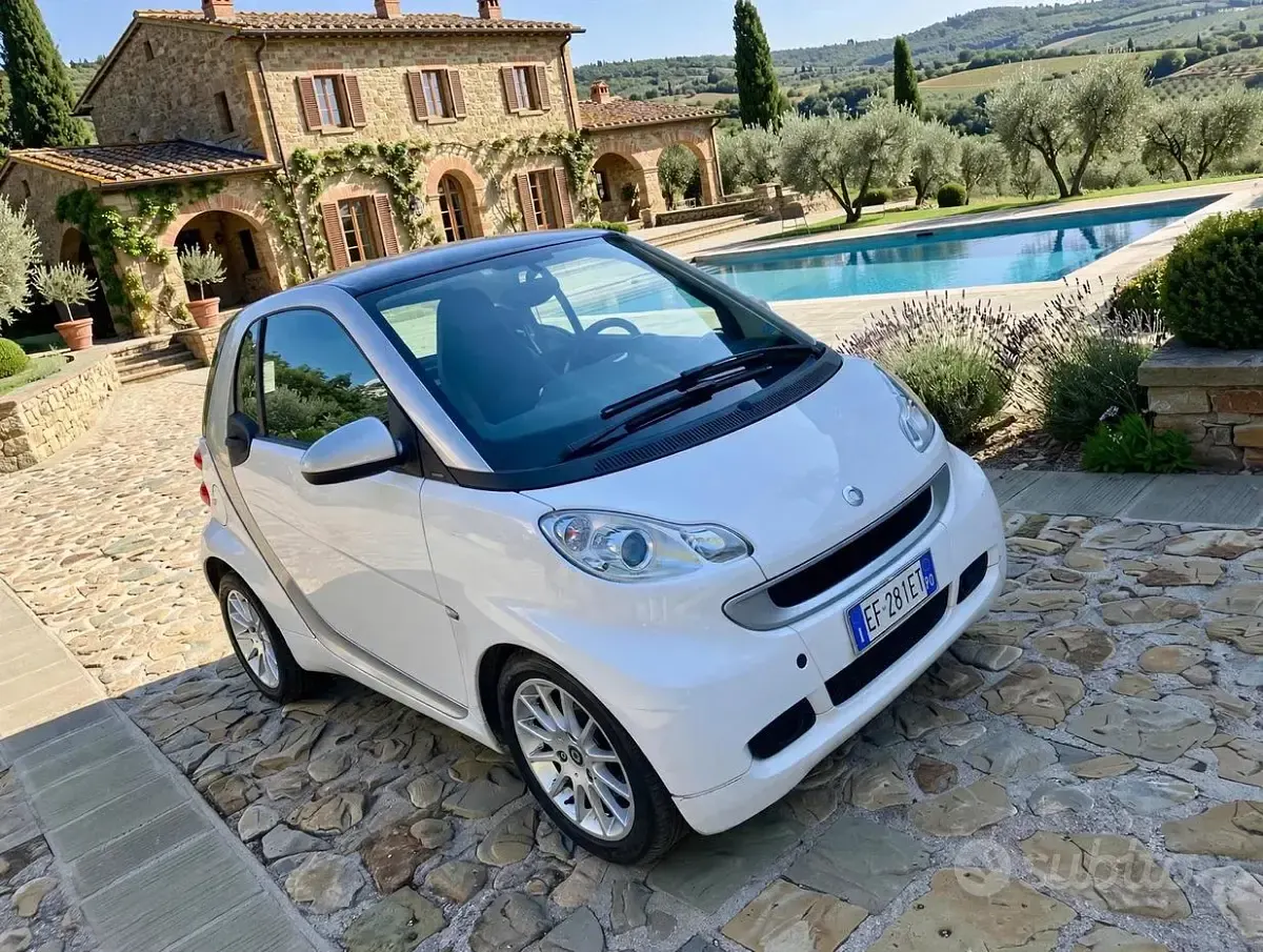 Usata Smart ForTwo Coupé 71 CV (52 kW) 2011 Bianco Coupé