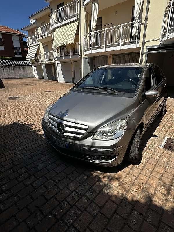 Usata 2007 Mercedes B200 Monovolume | 4000 € (Buon prezzo) - Immagine 1/4