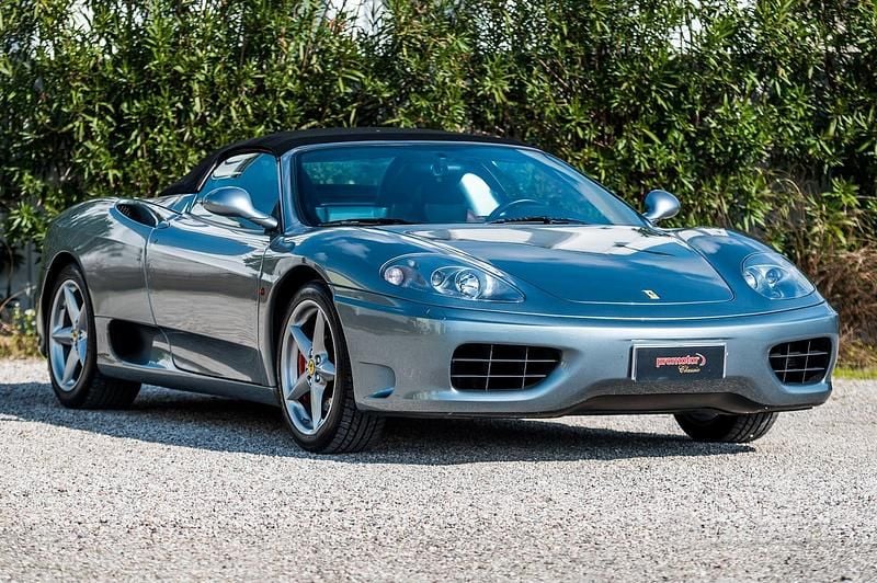 Usata Ferrari 360 400 CV (294 kW) 2005 Grigio Cabrio