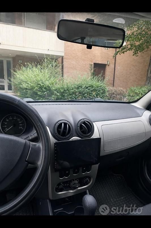 Usata Dacia Sandero Ambiance 75 CV (55 kW) 2009 Bianco Berlina