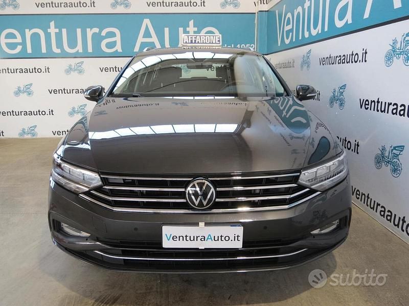 Usata VW Passat Business 150 CV (110 kW) 2023 Grigio Station wagon