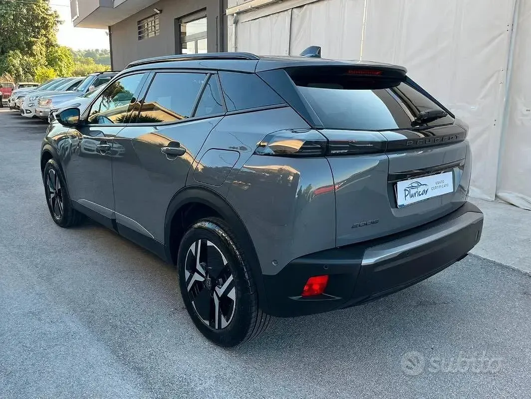 Usata Peugeot 2008 Allure 100 CV (73 kW) 2025 Grigio SUV