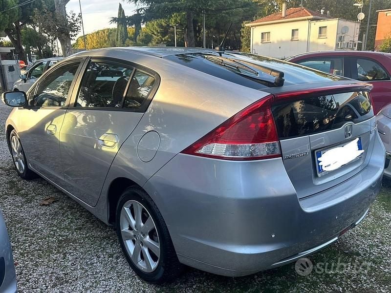 Usata Honda Insight Executive 88 CV (64 kW) 2010 Argento Berlina