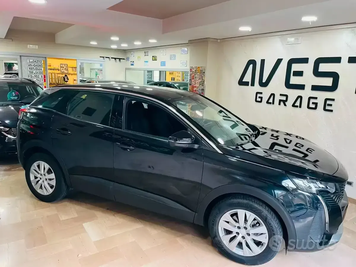 Usata Peugeot 3008 Allure 131 CV (96 kW) 2023 Nero SUV