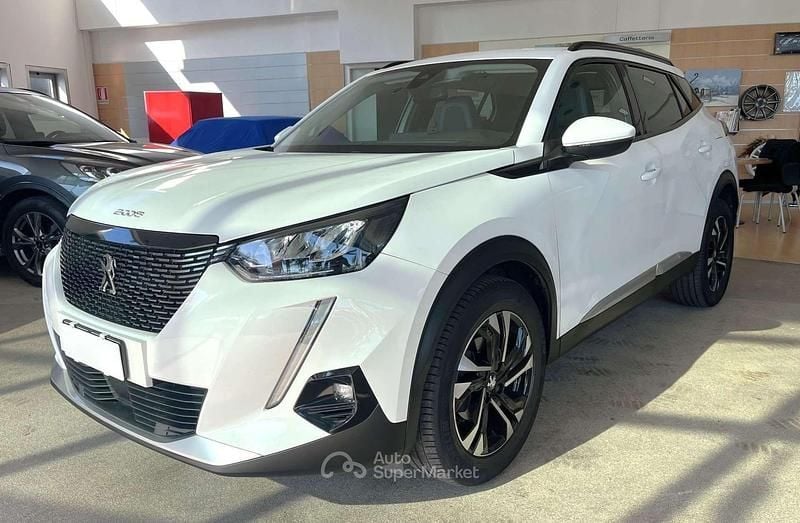 Usata Peugeot 2008 Allure 102 CV (75 kW) 2021 Bianco SUV