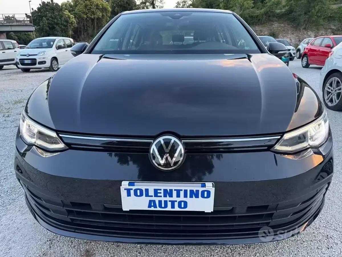 Usata VW Golf VIII Life 131 CV (96 kW) 2021 Nero Berlina