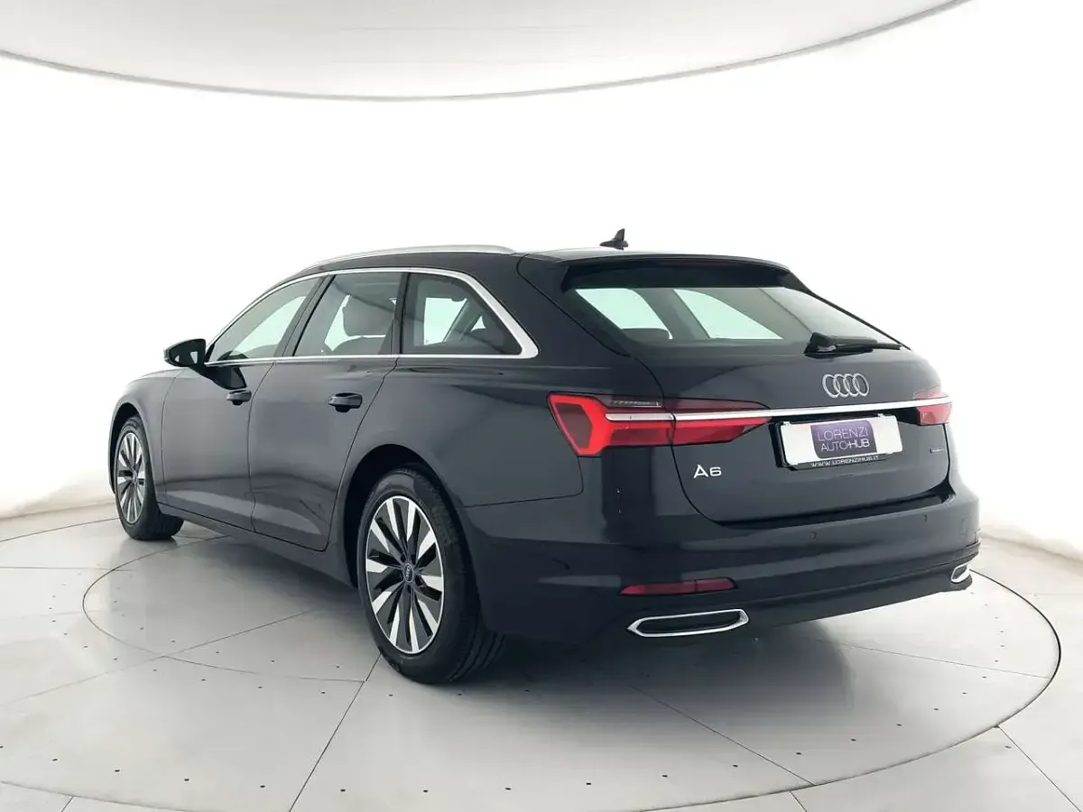 Usata Audi A6 Business 204 CV (150 kW) 2021 Blu metallizzato Station wagon