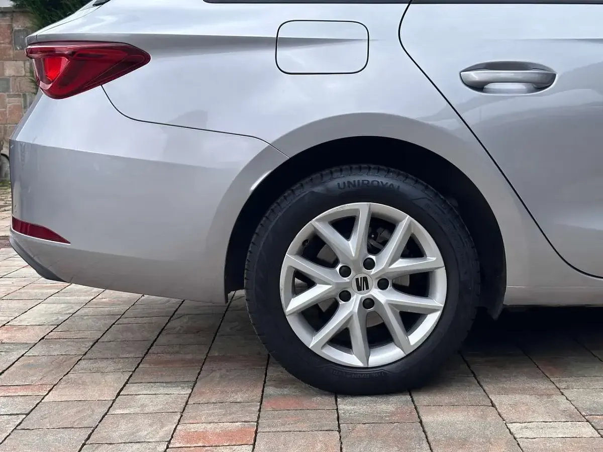 Usata Seat Leon Business 150 CV (110 kW) 2023 Argento Station wagon
