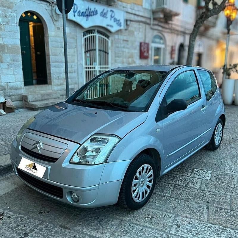 Usata Citroën C2 Exclusive 70 CV (51 kW) 2004 Grigio Utilitaria