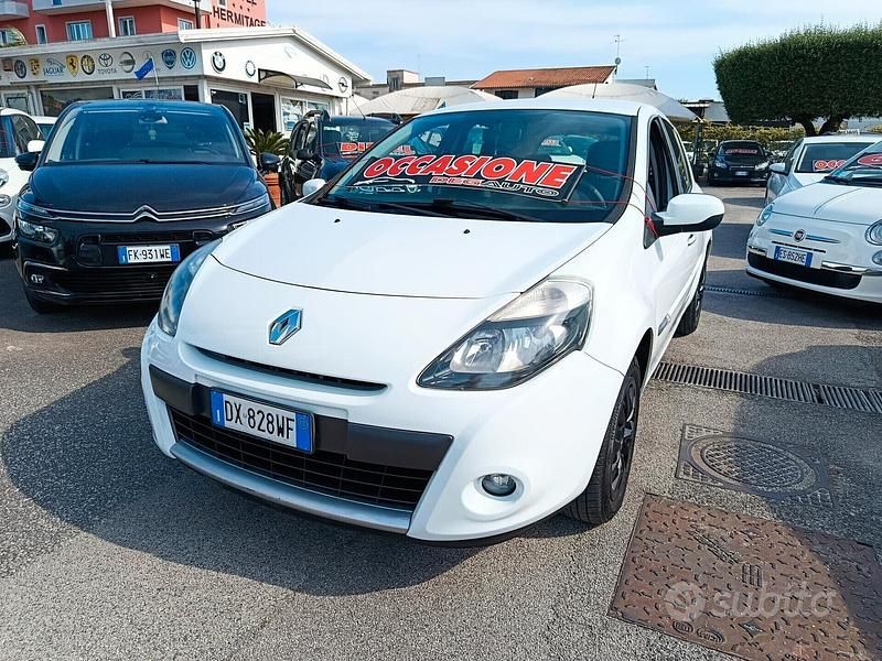 Usata Renault Clio II 75 CV (55 kW) 2010 Bianco Berlina