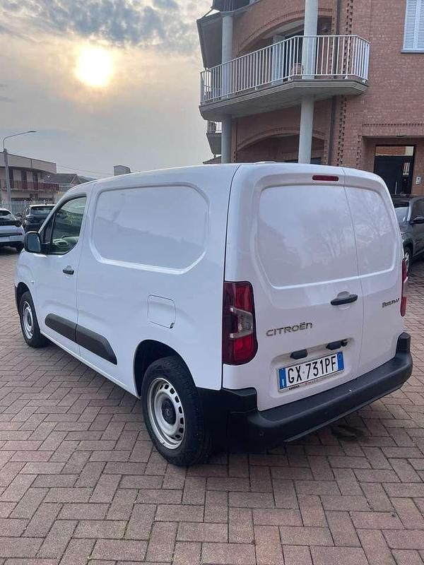 Usata Citroën Berlingo 102 CV (75 kW) 2024 Kaolin white Monovolume