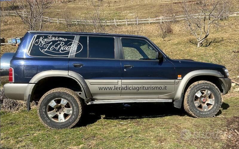 Blu Usata 2017 Nissan Patrol SUV | 20.000 € - Immagine 1/4