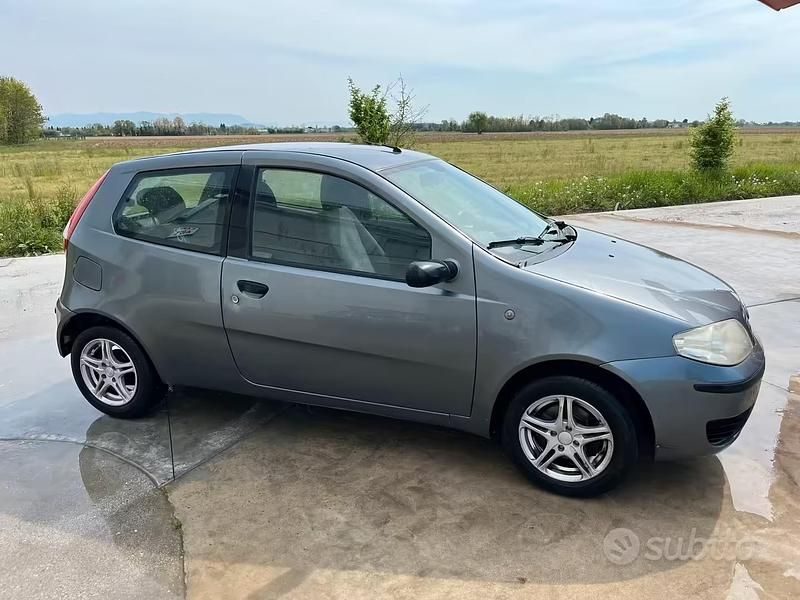Usata Fiat Punto 2004 Grigio Utilitaria