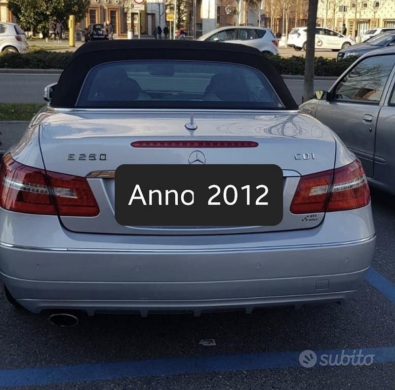 Usata Mercedes E250 2012 Grigio Cabrio