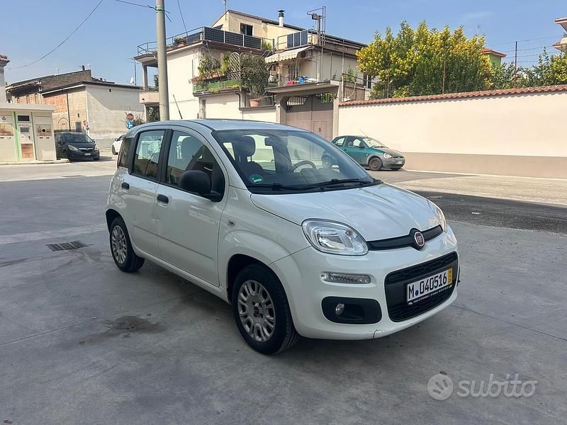 Usata Fiat Panda Lounge 69 CV (50 kW) 2017 Bianco Utilitaria