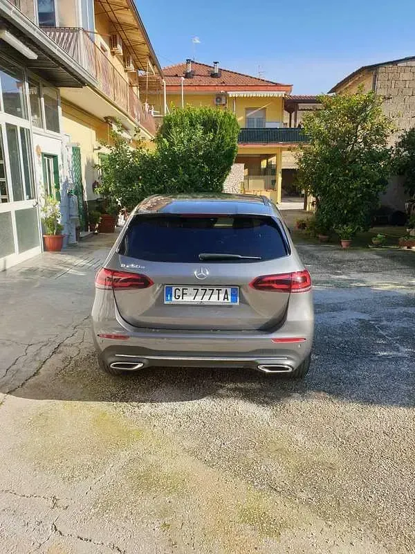 Gebraucht Mercedes B250e Premium 160 PS (117 kW) 2021 Van / Kleinbus