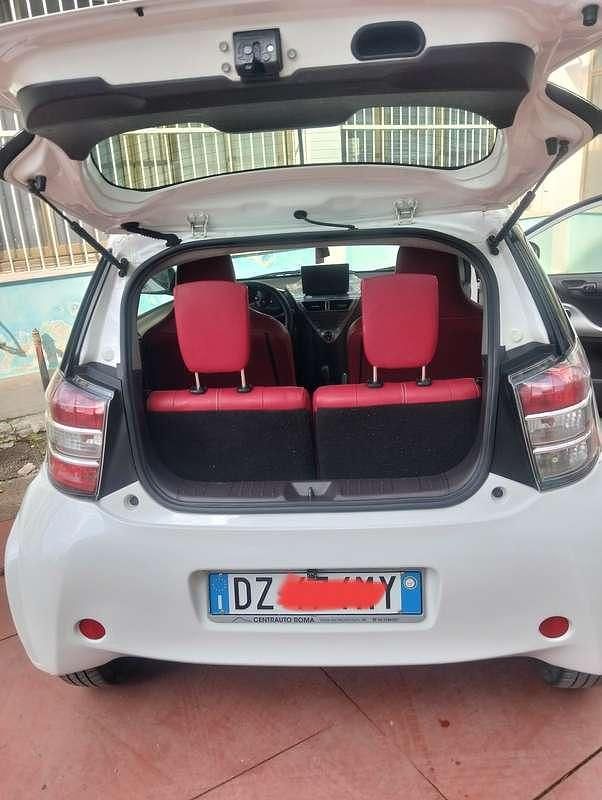 Usata Toyota iQ Executive 101 CV (74 kW) 2010 Utilitaria