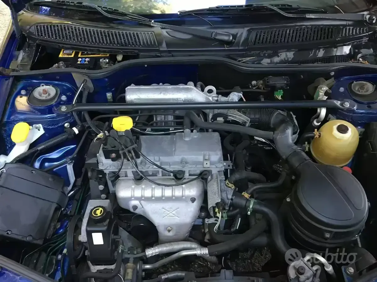 Usata Renault Mégane 90 CV (66 kW) 1998 Bluazzurro