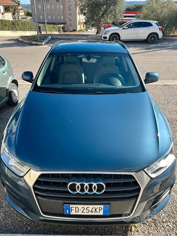 Blu Usata 2016 Audi Q3 SUV | 15.000 € (Buon prezzo) - Immagine 1/4