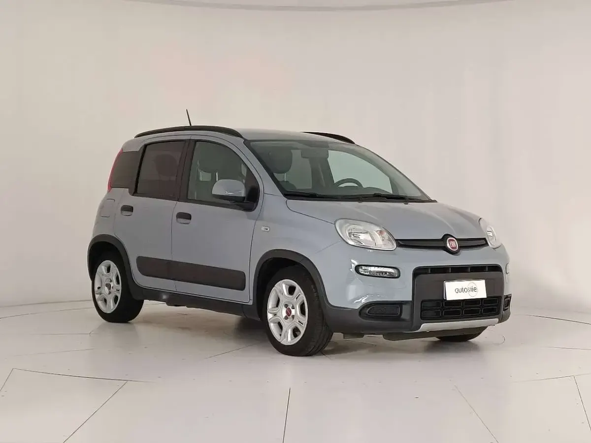 Usata Fiat Panda City Life 69 CV (50 kW) 2023 Grigio moda pastello Utilitaria