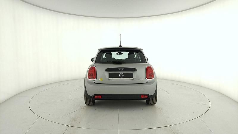 Usata Mini Cooper SE Classic 75 kW (102 CV) 2023 Argento Utilitaria