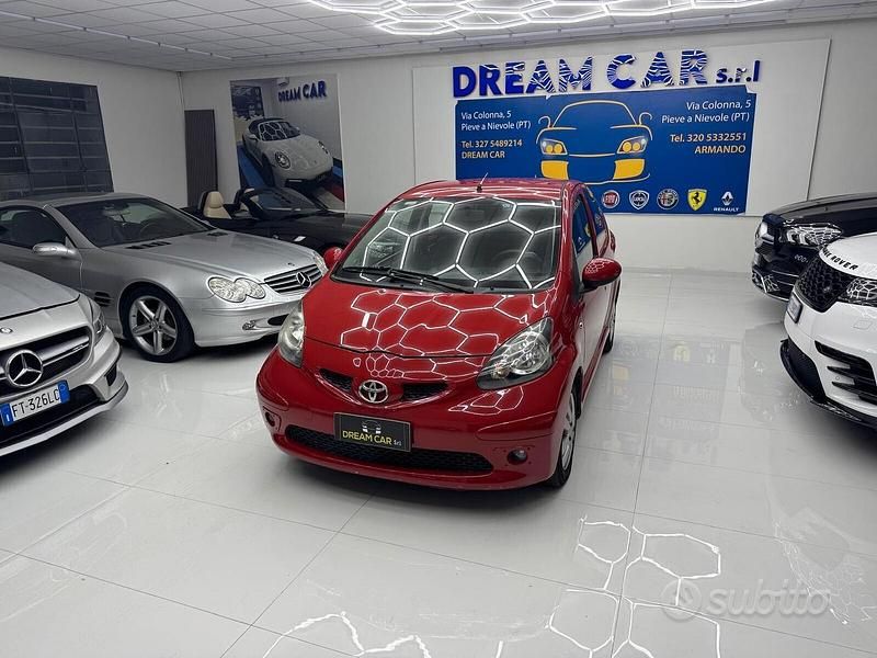 Usata Toyota Aygo 68 CV (50 kW) 2007 Rosso Utilitaria