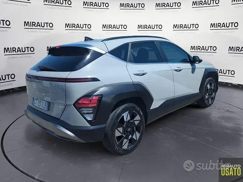 Usata Hyundai Kona 141 CV (103 kW) 2024 Grigio SUV