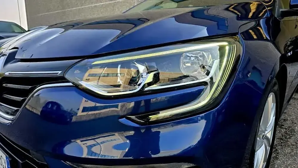 Usata Renault Mégane IV 95 CV (69 kW) 2020 Blu Berlina