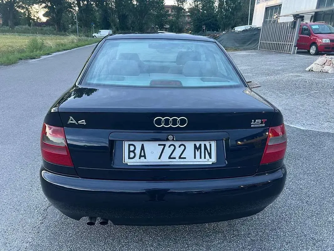 Usata Audi A4 179 CV (131 kW) 1998 Blu/azzurro Berlina