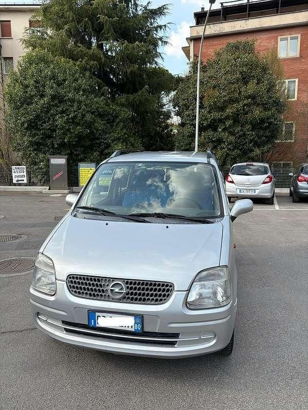 Usata Opel Agila Comfort 75 CV (55 kW) 2001 Grigio Monovolume