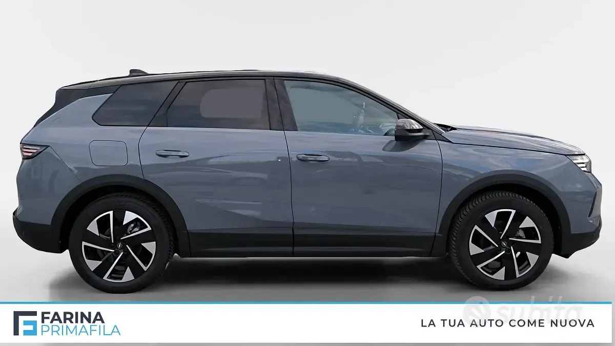 Nuova Opel Grandland Electric 136 CV (100 kW) 2025 Grigio scuro / tetto nero SUV
