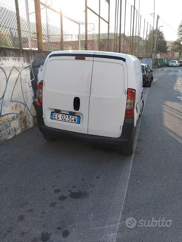 Usata Peugeot Bipper 75 CV (55 kW) 2011 Bianco Monovolume