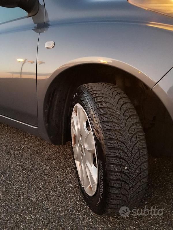 Usata Nissan Micra 80 CV (58 kW) 2009 Grigio Berlina