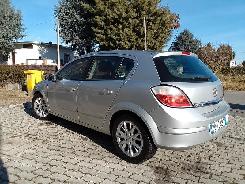 Usata Opel Astra 2006 Grigio Berlina