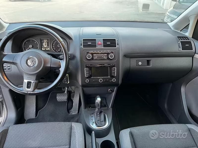 Usata VW Touran Comfortline 105 CV (77 kW) 2011 Grigio ardesia Monovolume