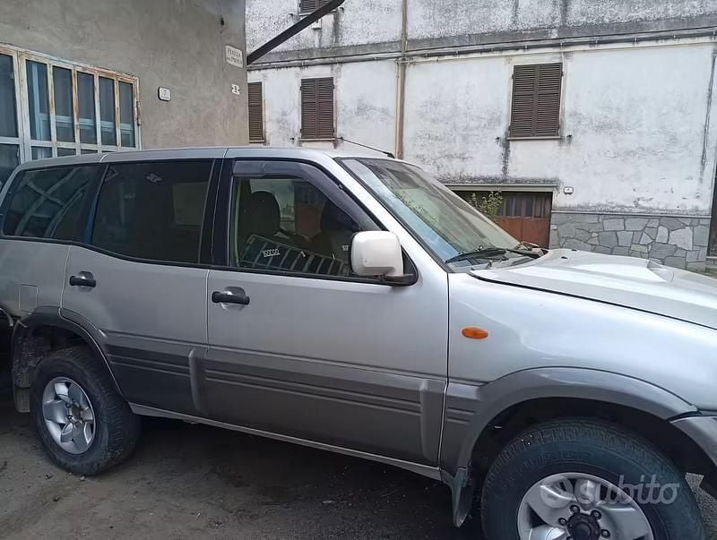 Gebraucht Nissan Terrano 154 PS (113 kW) 2004 Grau SUV