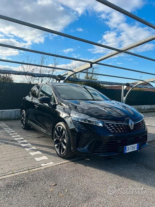 Usata Renault Clio V Techno 101 CV (74 kW) 2023 Nero Berlina