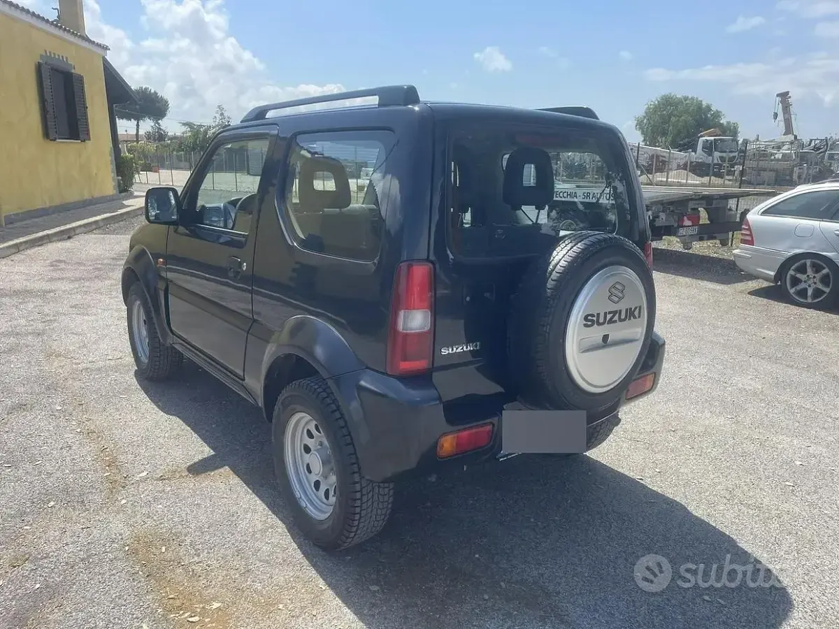 Usata Suzuki Jimny 82 CV (60 kW) 2004 Nero SUV