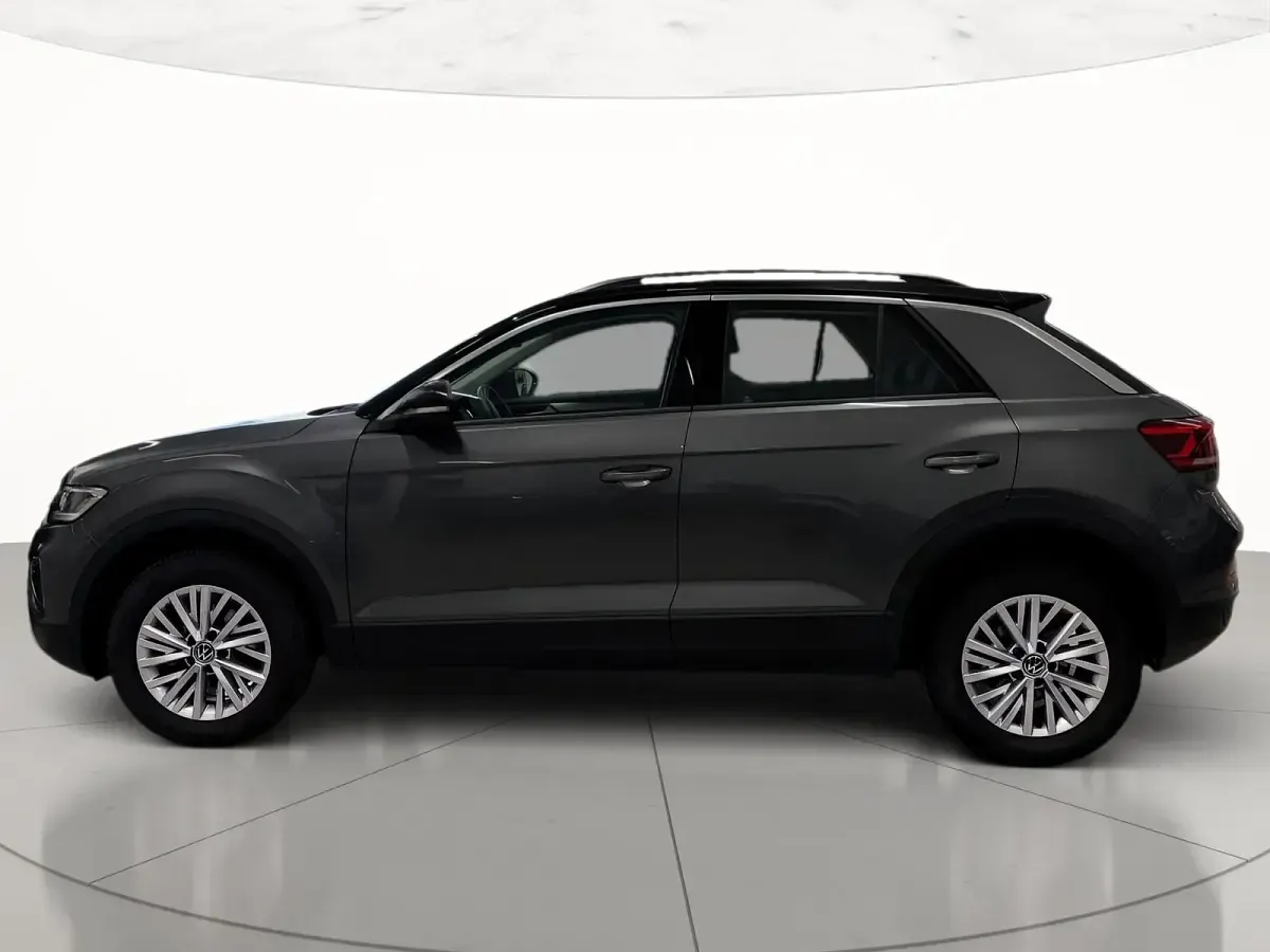 Usata VW T-Roc Life 150 CV (110 kW) 2025 Indium grey metallizzato nero SUV