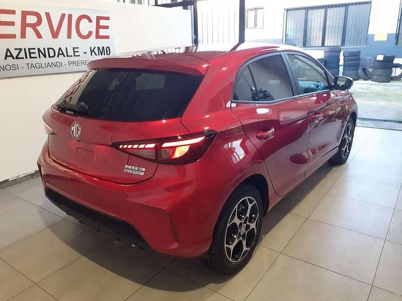 Nuova MG MG3 Luxury 102 CV (75 kW) 2026 Rosso Utilitaria