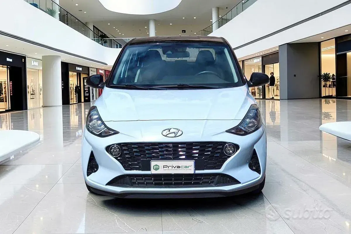 Käytetty Hyundai i10 Advanced 67 HP (49 kW) 2020 Sininen Viistoperä