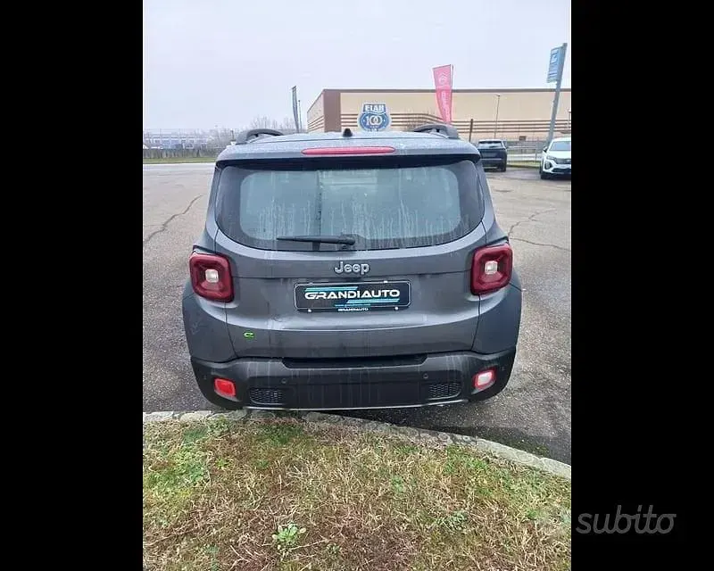 Usata Jeep Renegade Altitude 131 CV (96 kW) 2024 Grigio SUV