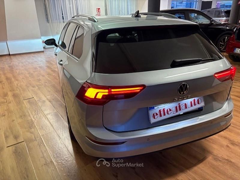Usata VW Golf VIII 150 CV (110 kW) 2025 Argento Station wagon