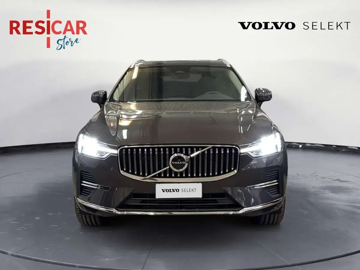 Nuova Volvo XC60 253 CV (186 kW) 2026 Platinum grey SUV