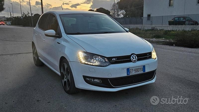 Usata VW Polo R-line 90 CV (66 kW) 2013 Bianco Utilitaria