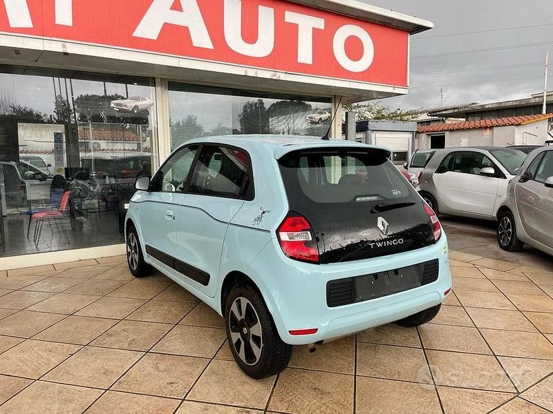 Usata Renault Twingo LIMITED 69 CV (50 kW) 2017 Azzurro Utilitaria