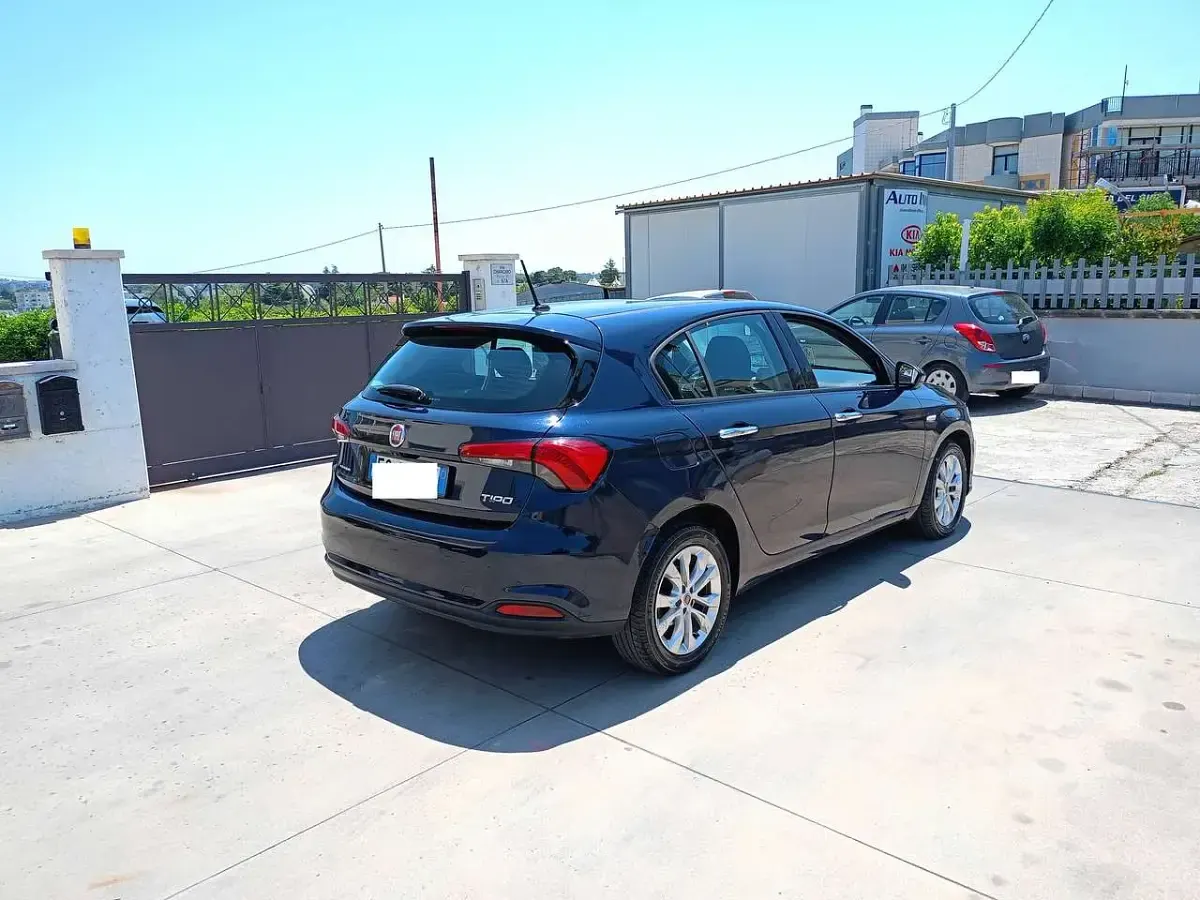 Usata Fiat Tipo Lounge 120 CV (88 kW) 2019 Blu/azzurro Berlina